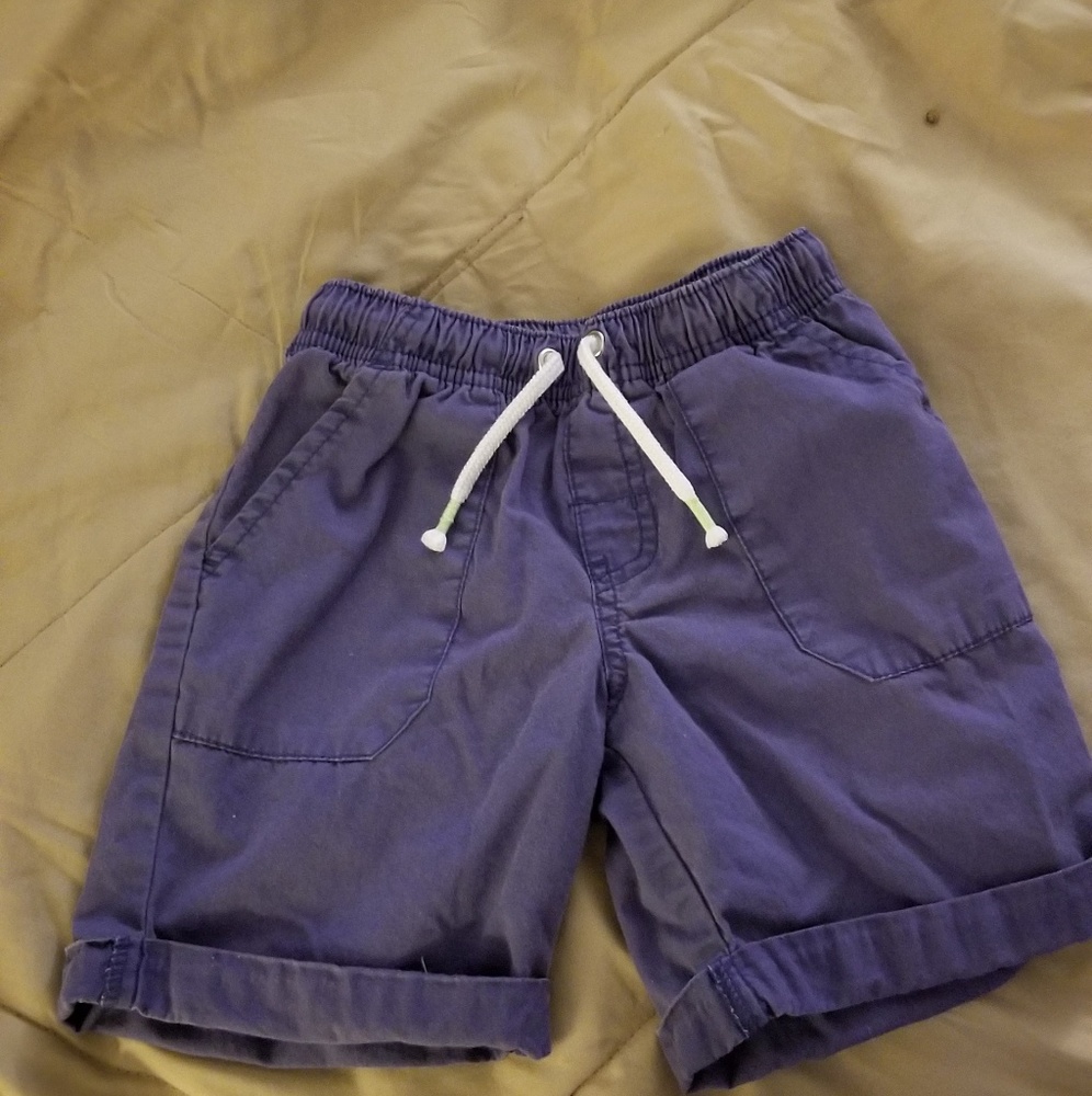 Size 5T summer shorts.